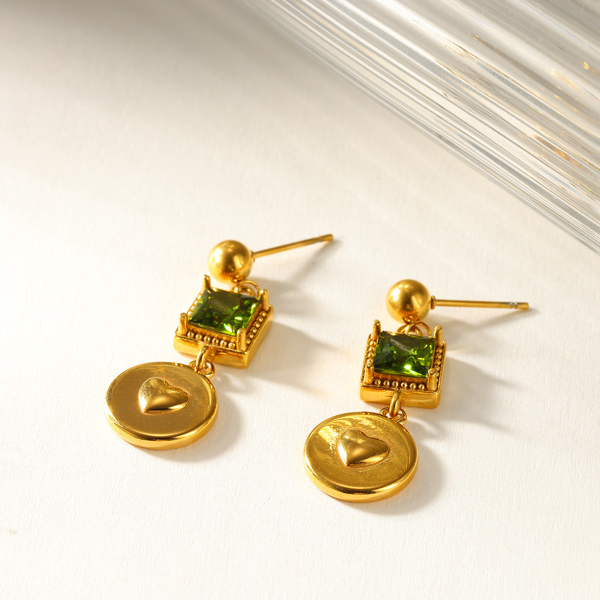 Emerald soul earring